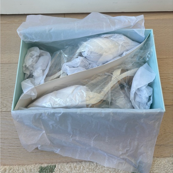 NIB Bella Belle Reese Pointed Toe Wedding Slingback Heels with Bow - Picture 9 of 10